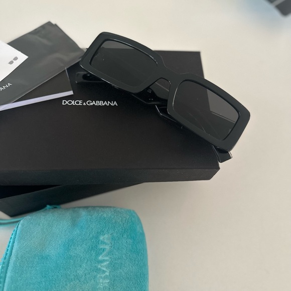 Authentic dolce and gabbana sunglasses - Picture 3 of 3